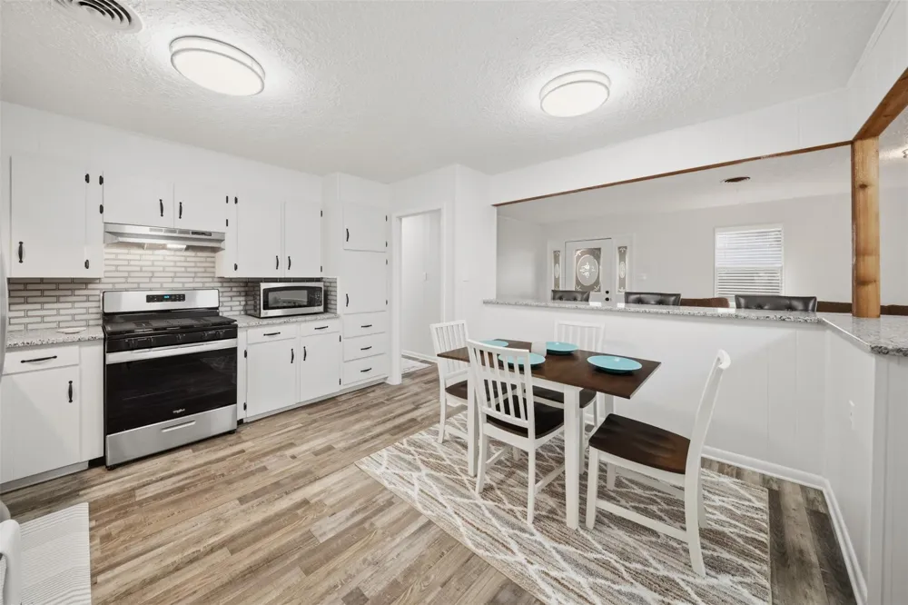 415 W Decherd Street Franklin, TX 77856