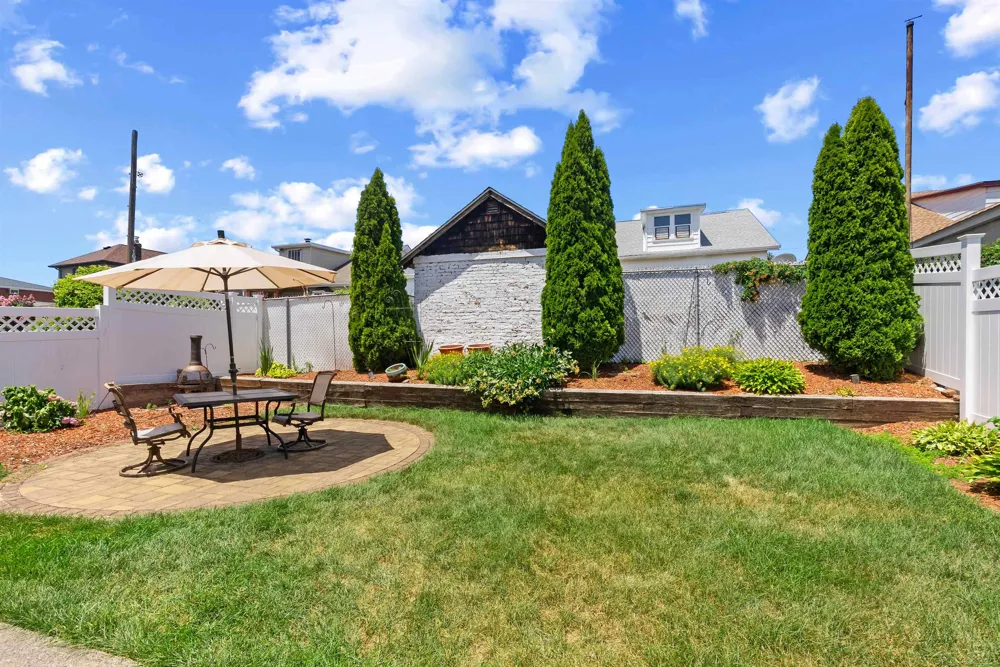 809 2ND ST Secaucus, NJ 07094