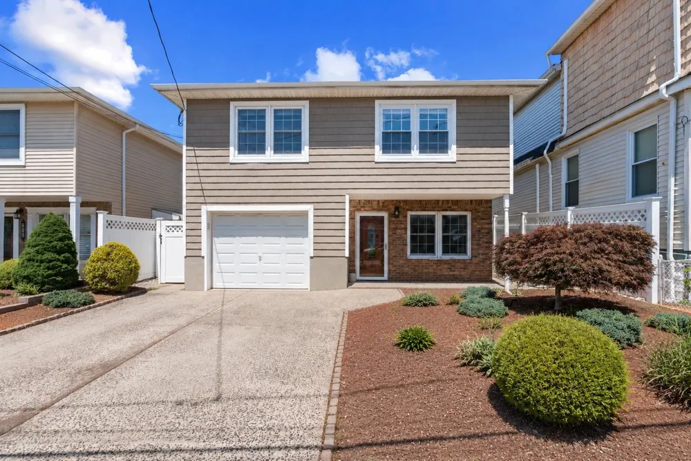 809 2ND ST Secaucus, NJ 07094