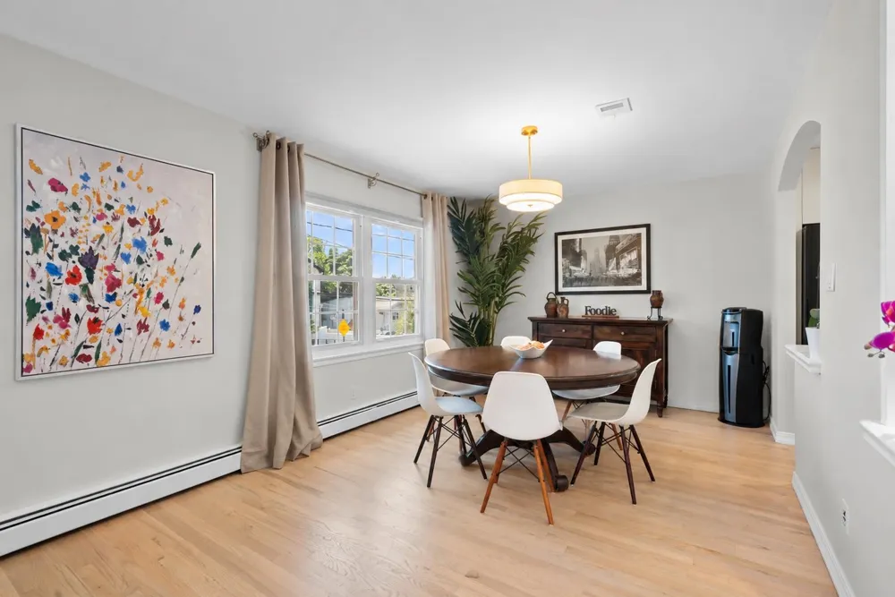 809 2ND ST Secaucus, NJ 07094