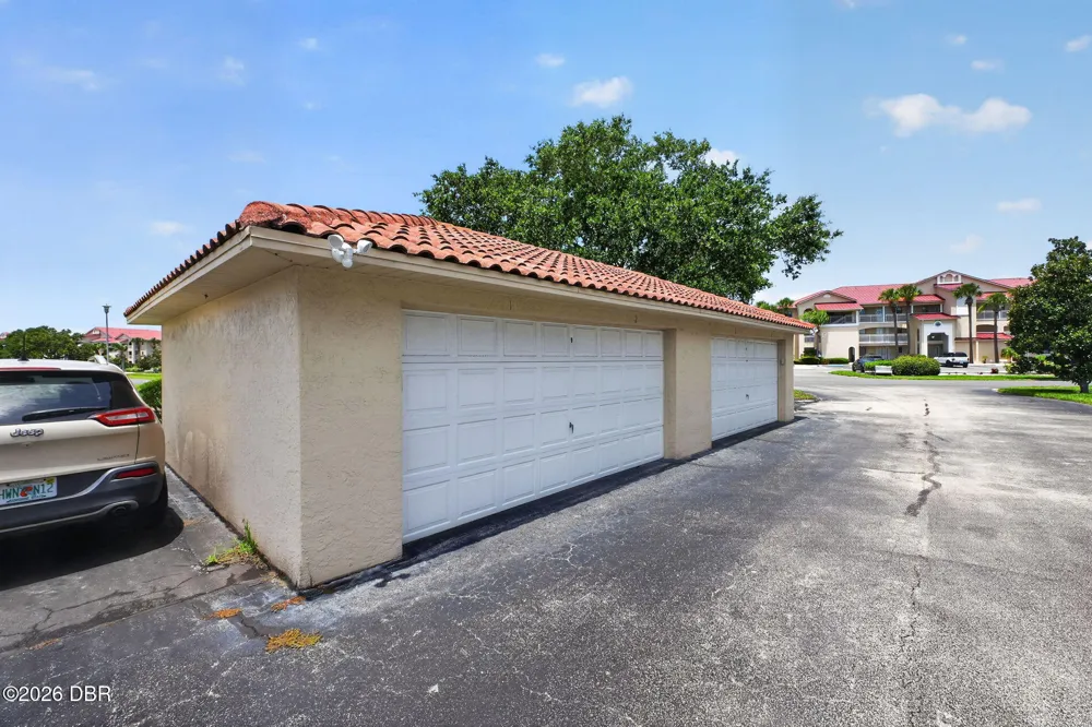 433 Bouchelle Drive #302 New Smyrna Beach, FL 32169