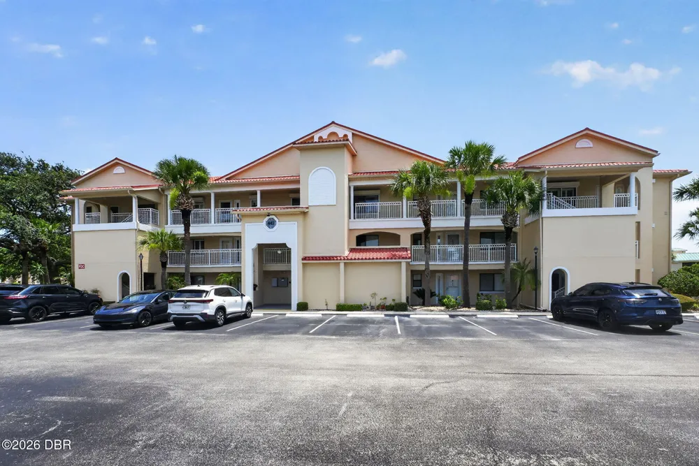 433 Bouchelle Drive #302 New Smyrna Beach, FL 32169