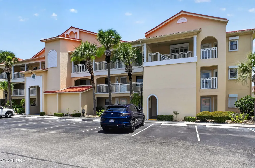 433 Bouchelle Drive #302 New Smyrna Beach, FL 32169