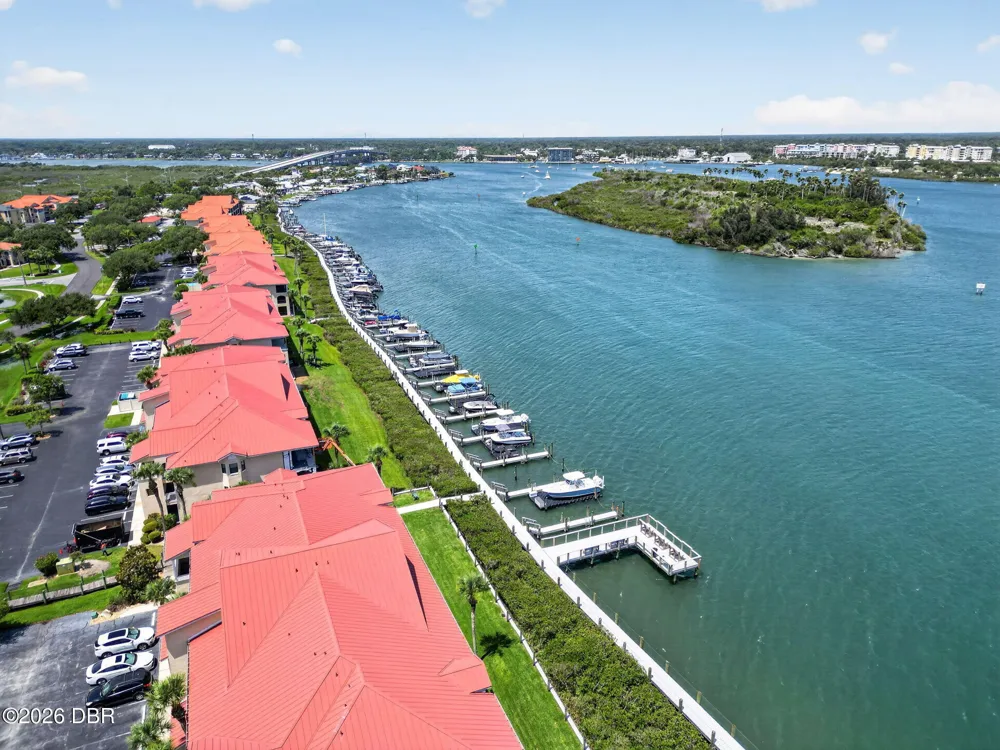 433 Bouchelle Drive #302 New Smyrna Beach, FL 32169