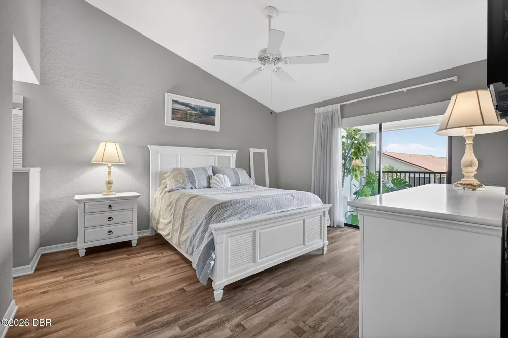 433 Bouchelle Drive #302 New Smyrna Beach, FL 32169