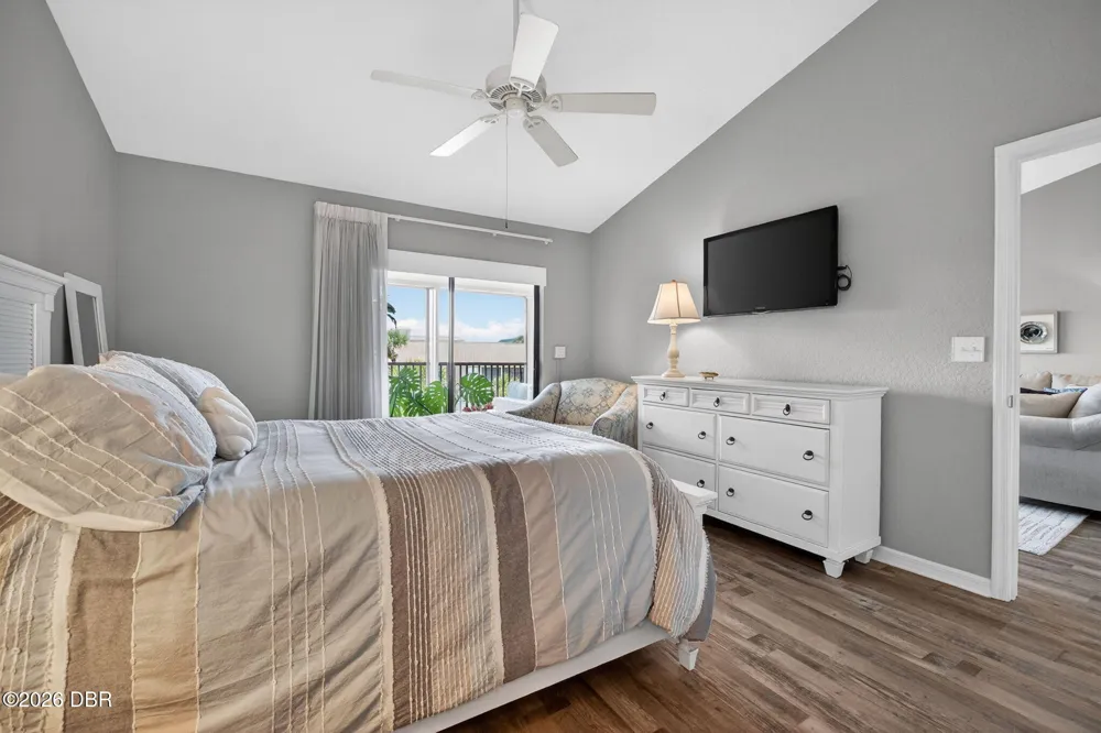 433 Bouchelle Drive #302 New Smyrna Beach, FL 32169