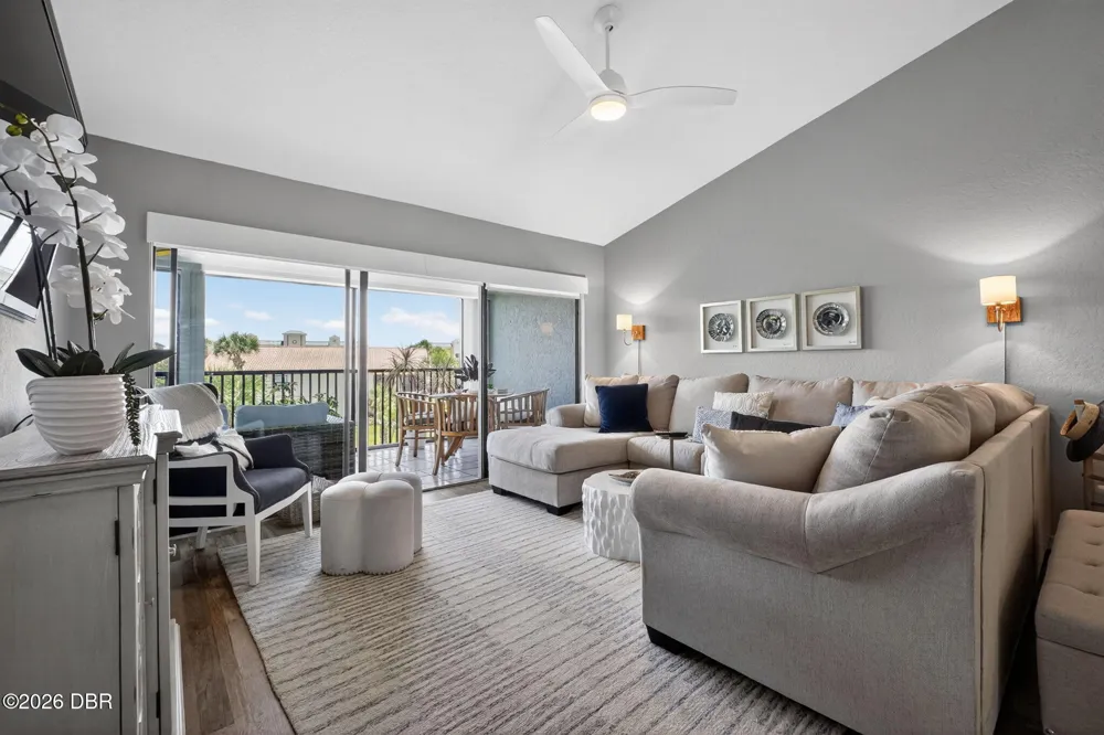433 Bouchelle Drive #302 New Smyrna Beach, FL 32169