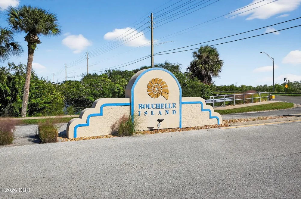 433 Bouchelle Drive #302 New Smyrna Beach, FL 32169