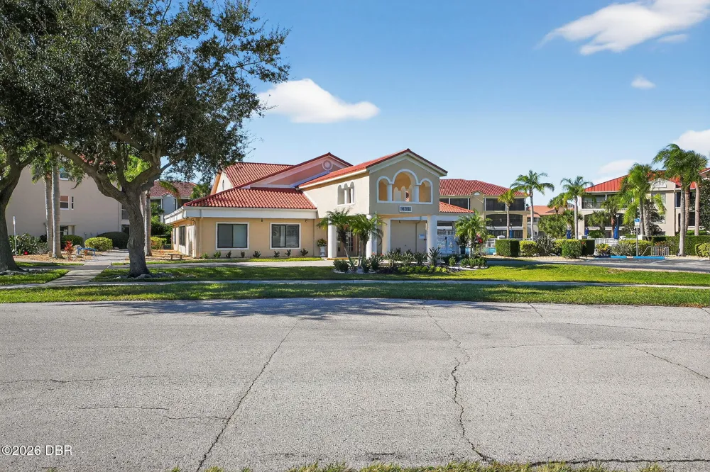 433 Bouchelle Drive #302 New Smyrna Beach, FL 32169