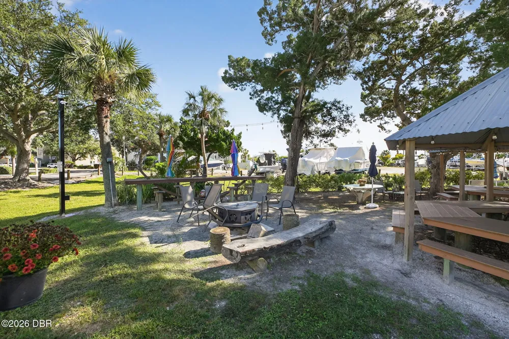 433 Bouchelle Drive #302 New Smyrna Beach, FL 32169