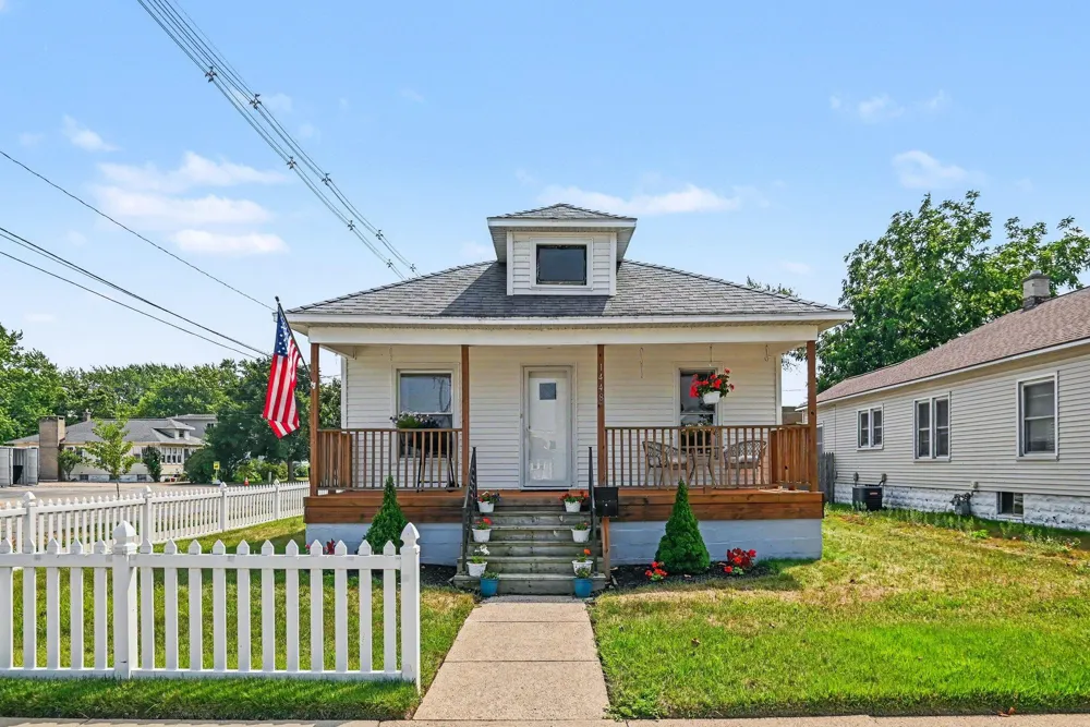 1448 Columbus Avenue Grand Haven, MI 49417