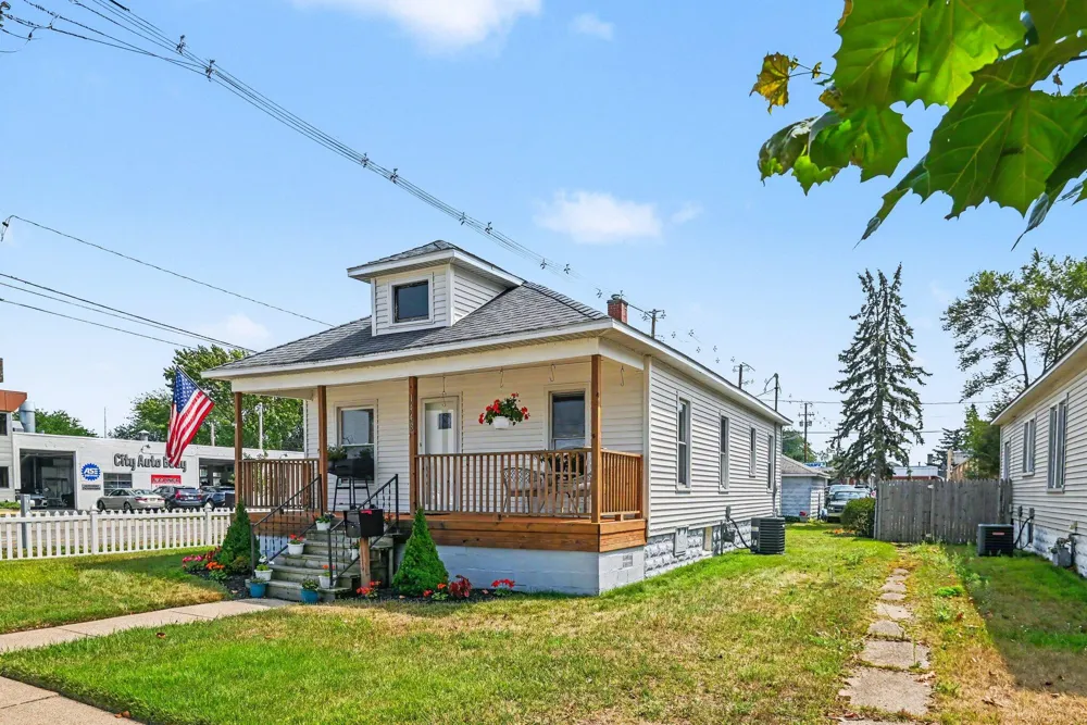 1448 Columbus Avenue Grand Haven, MI 49417
