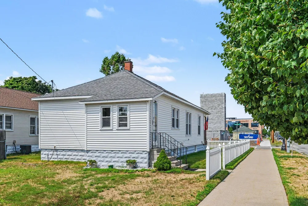1448 Columbus Avenue Grand Haven, MI 49417