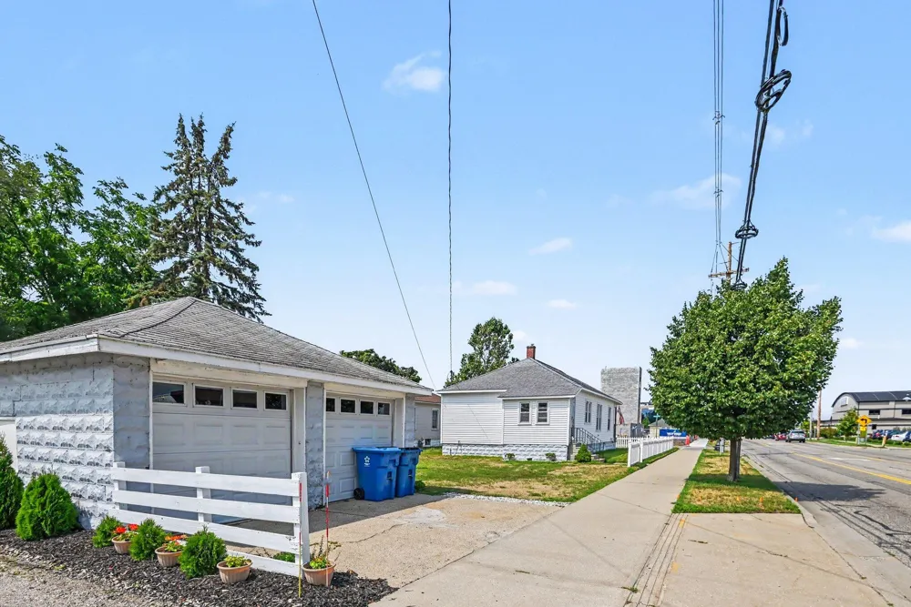 1448 Columbus Avenue Grand Haven, MI 49417