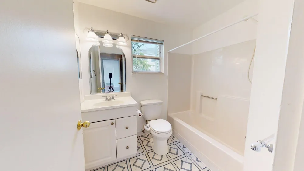 2201 S Huron Parkway #1 Ann Arbor, MI 48104