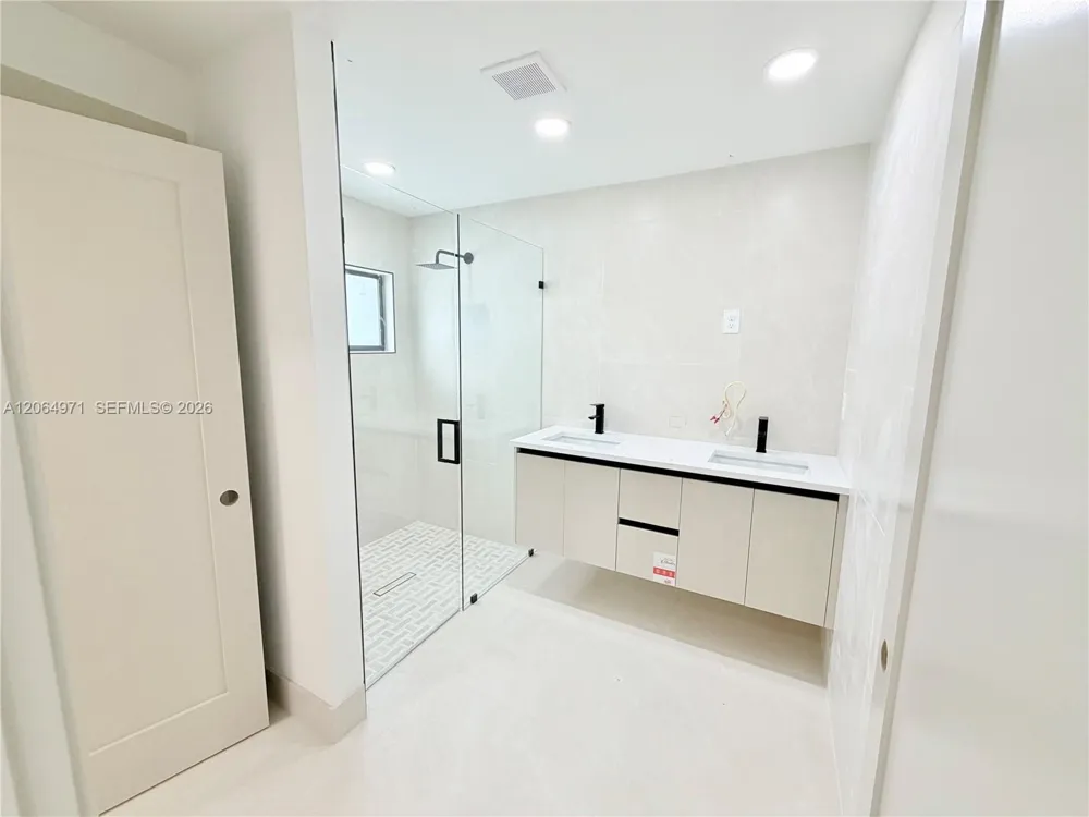 705 Colyer St E Lehigh Acres, FL 33974