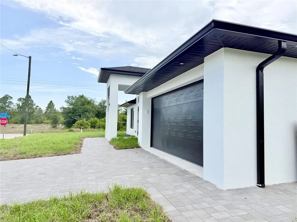 705 Colyer St E Lehigh Acres, FL 33974