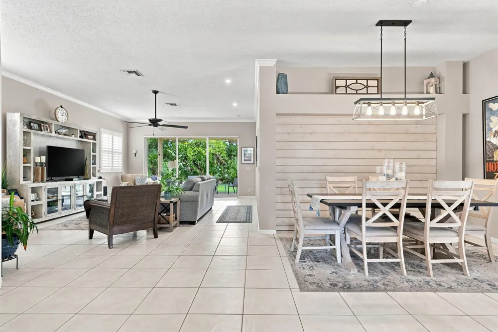 4870 SE Devenwood Way Stuart, FL 34997