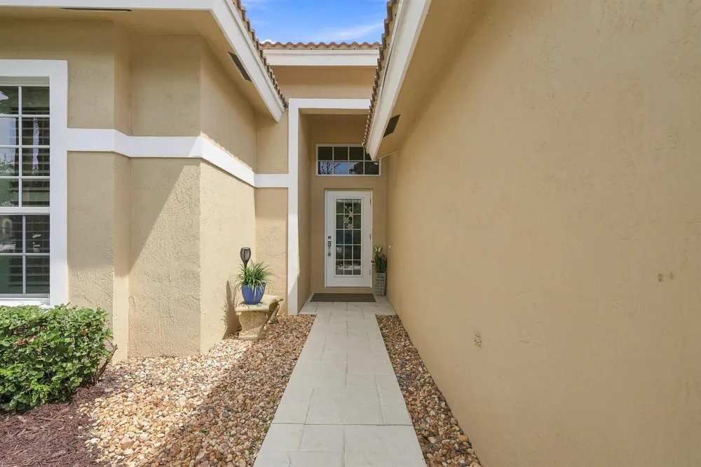 4870 SE Devenwood Way Stuart, FL 34997