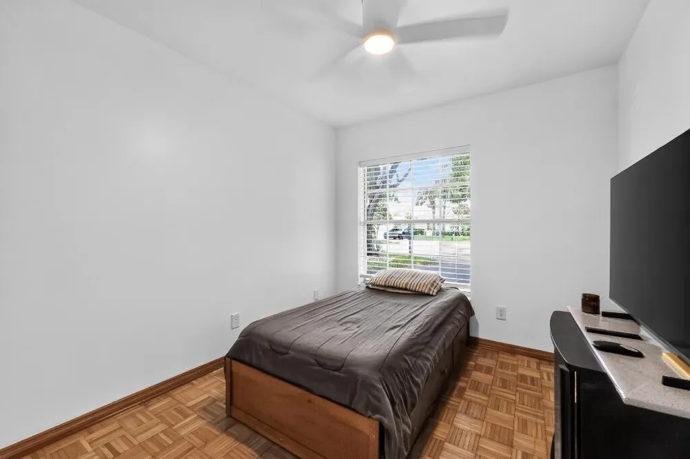 922 OPAL TERRACE Weston, FL 33326