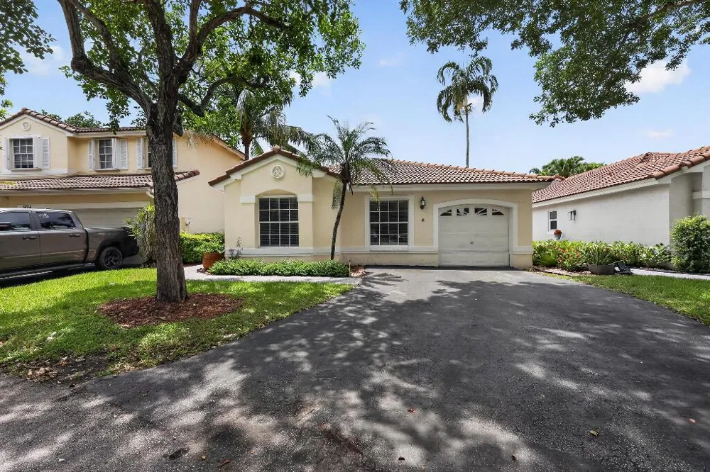 922 OPAL TERRACE Weston, FL 33326