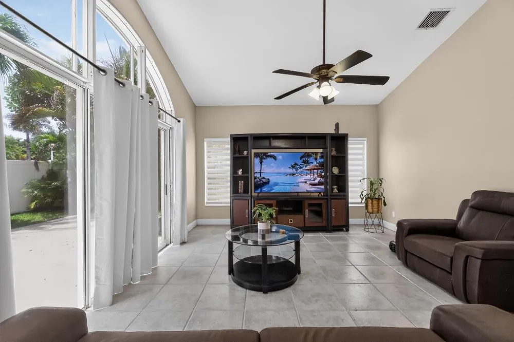 922 OPAL TERRACE Weston, FL 33326