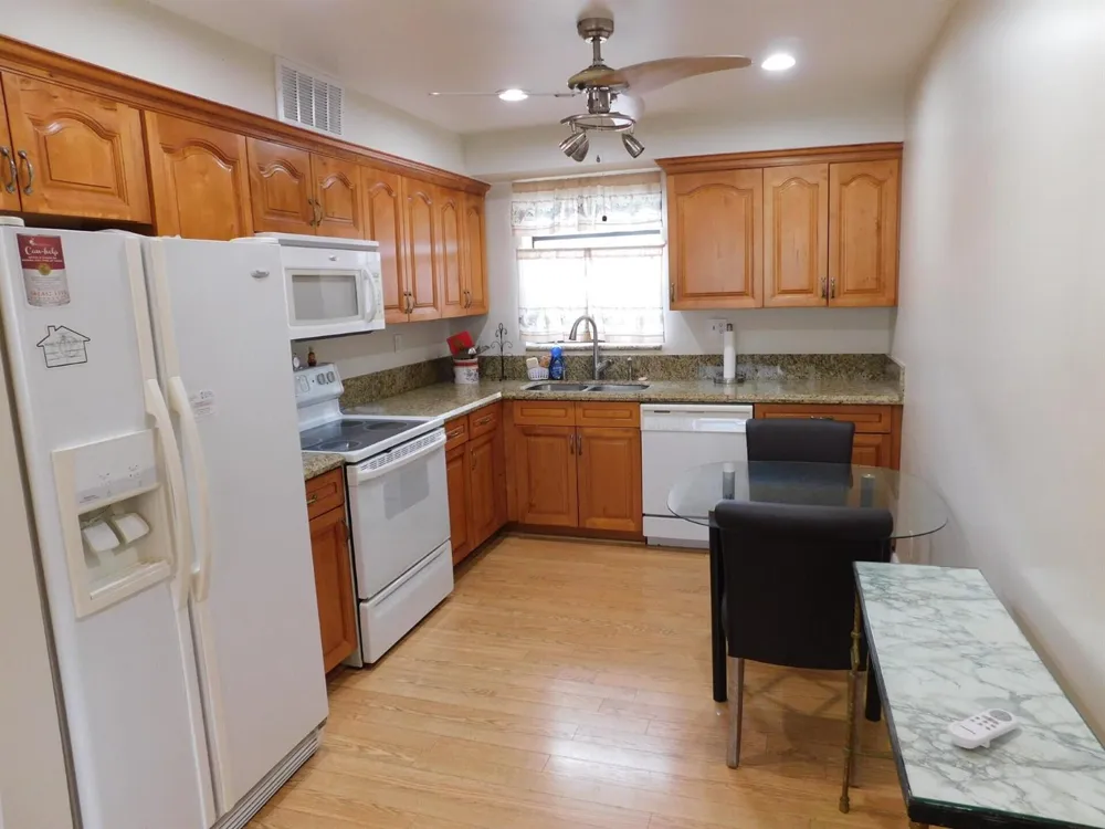 565 Piedmont L Delray Beach, FL 33484