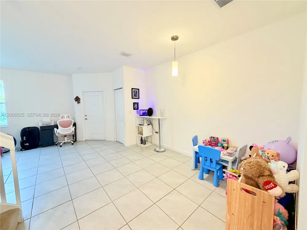 1877 SE 26th Ter Homestead, FL 33035