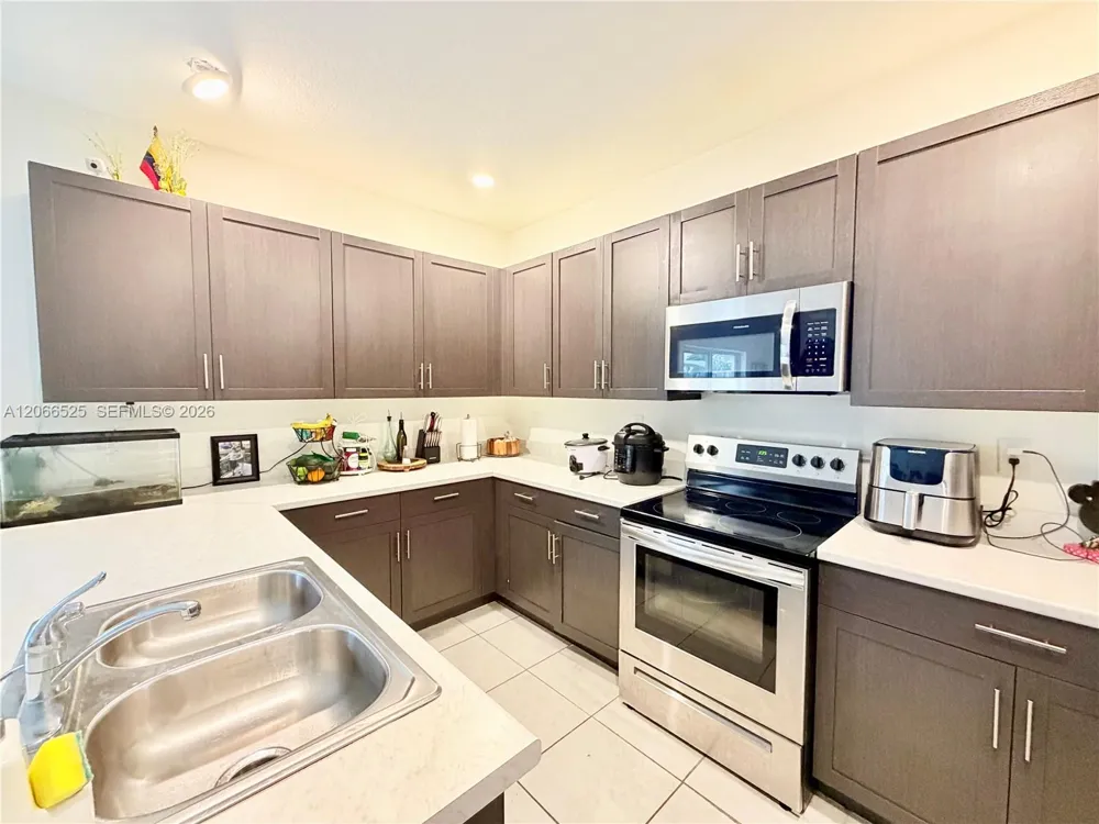 1877 SE 26th Ter Homestead, FL 33035