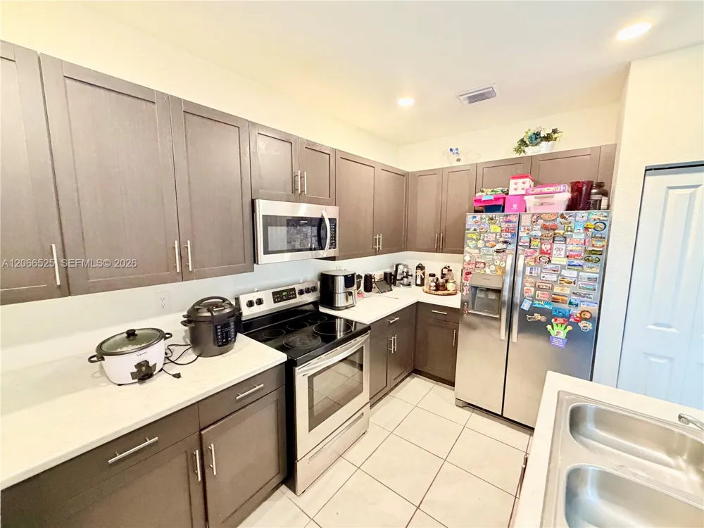 1877 SE 26th Ter Homestead, FL 33035