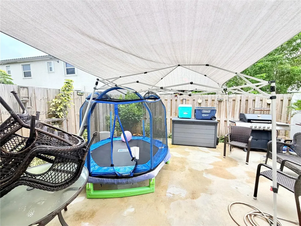 1877 SE 26th Ter Homestead, FL 33035