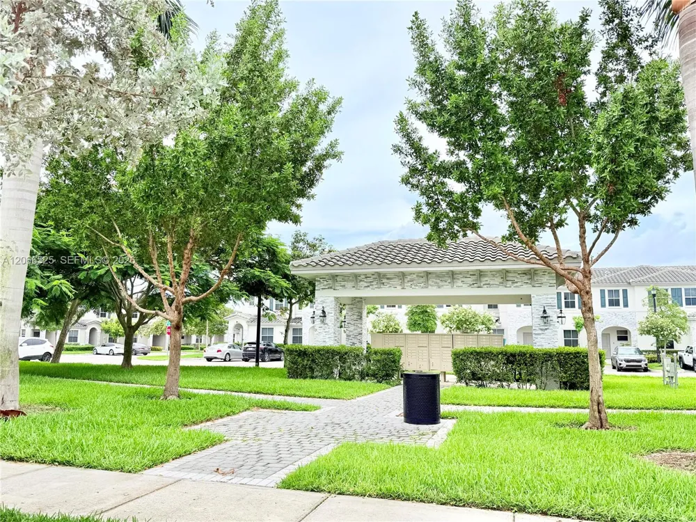1877 SE 26th Ter Homestead, FL 33035