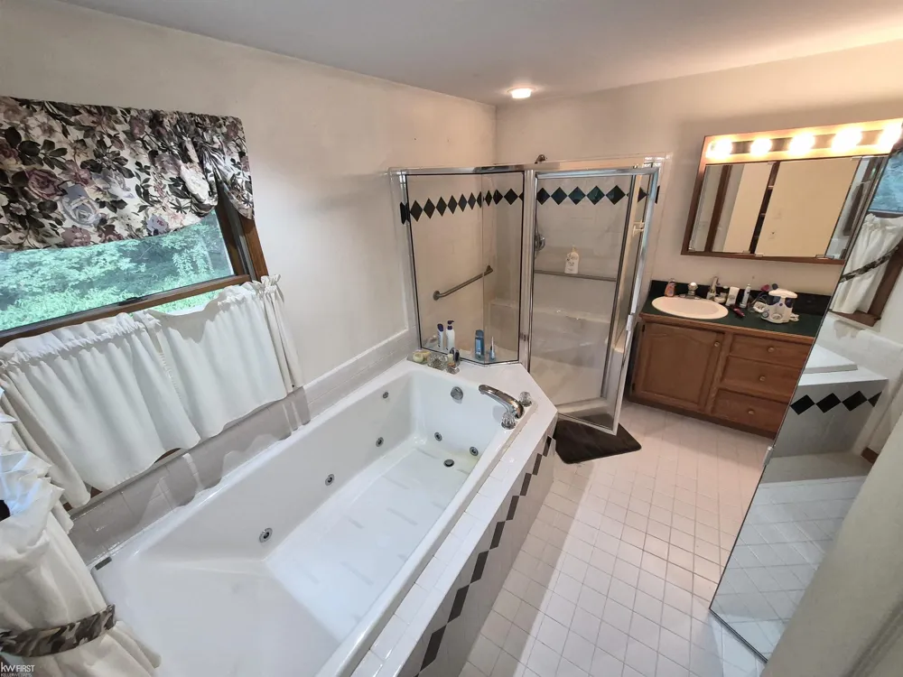 11383 Whispering Pines Trail Tyrone Township, MI 48430