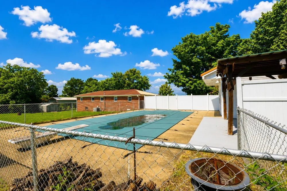968 Old Nashville Hwy Mc Ewen, TN 37101