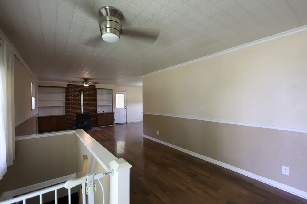 968 Old Nashville Hwy Mc Ewen, TN 37101