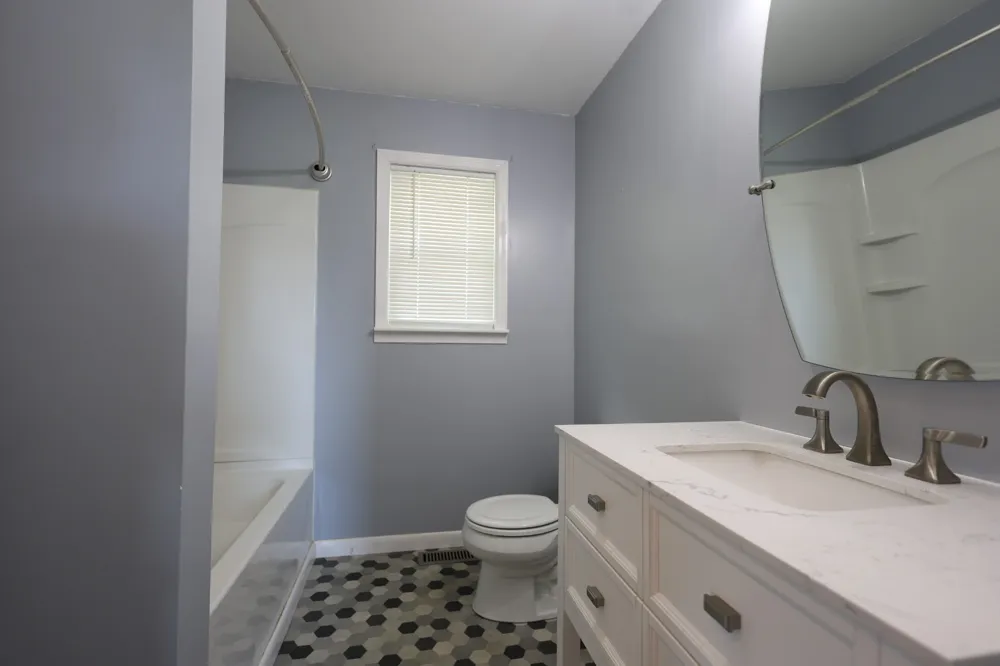 968 Old Nashville Hwy Mc Ewen, TN 37101