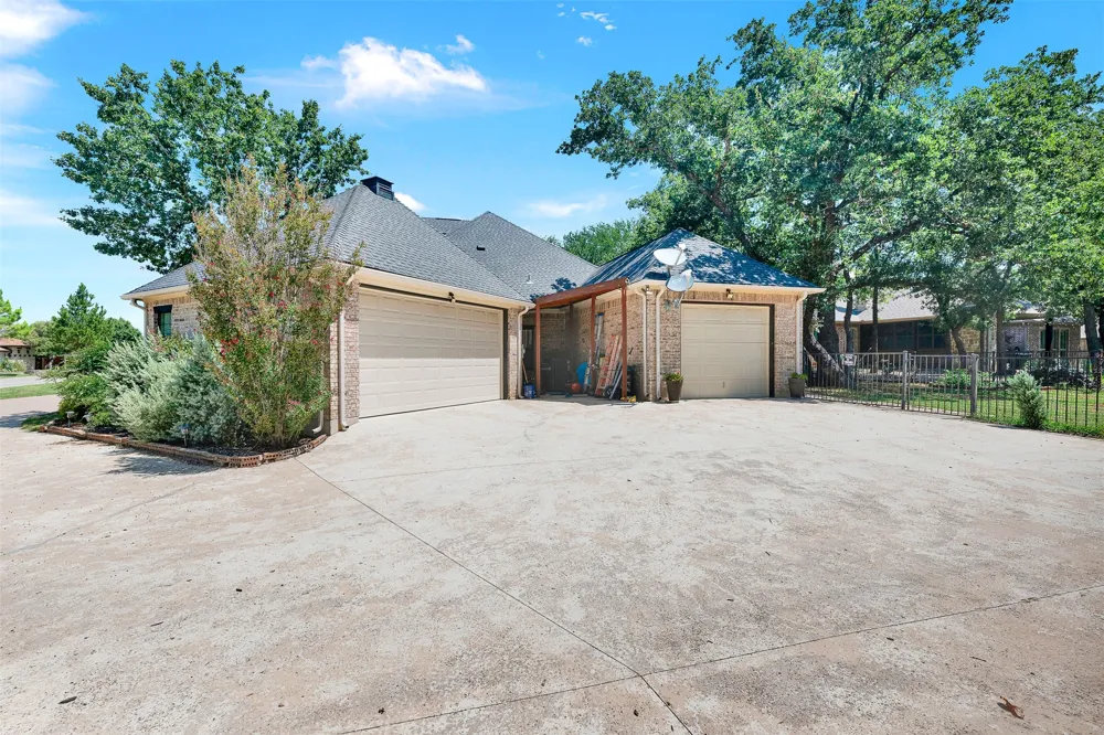 141 Birdie Drive Lipan, TX 76462