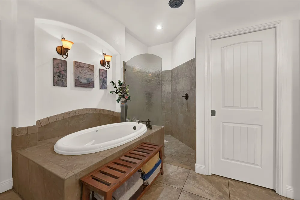 141 Birdie Drive Lipan, TX 76462