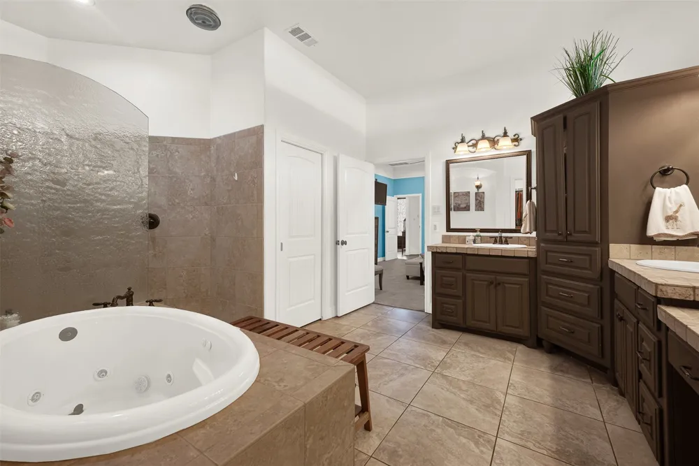 141 Birdie Drive Lipan, TX 76462