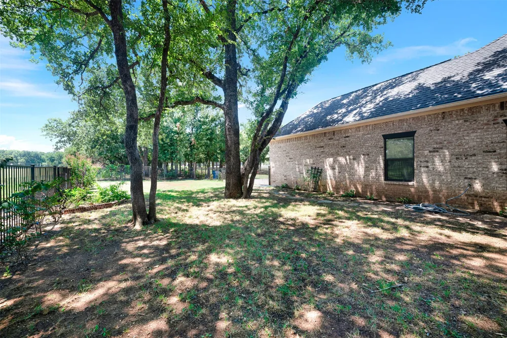 141 Birdie Drive Lipan, TX 76462