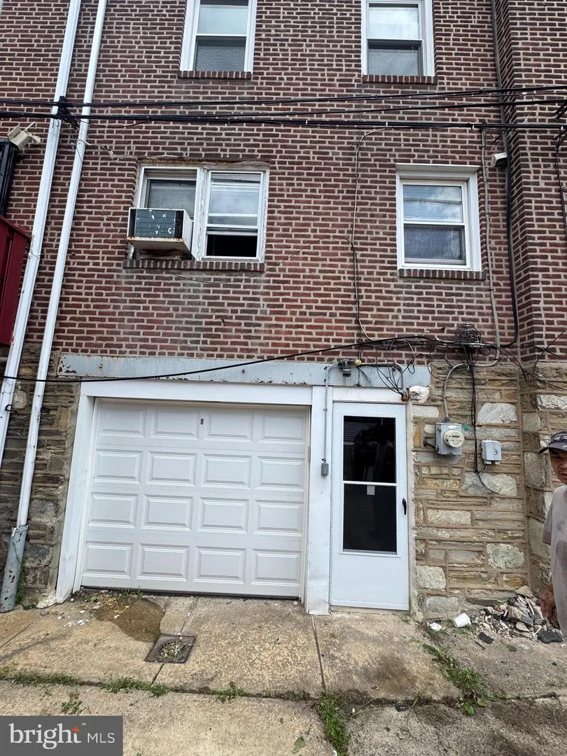 6724 SYLVESTER STREET Philadelphia, PA 19149
