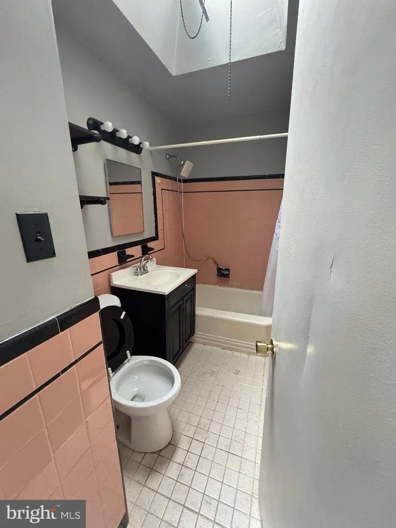 6724 SYLVESTER STREET Philadelphia, PA 19149