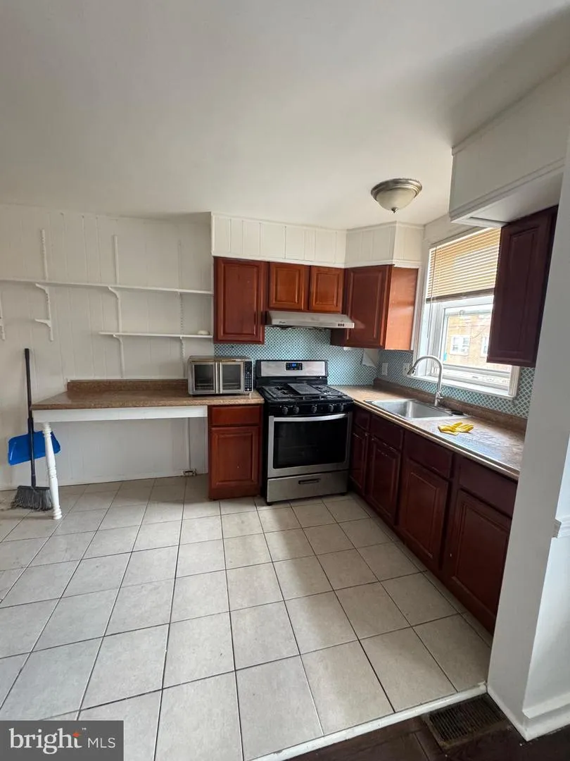 6724 SYLVESTER STREET Philadelphia, PA 19149