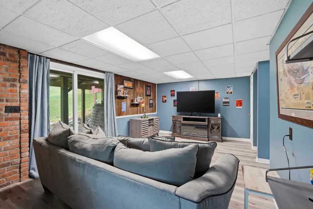 13489 Hyde Road Hartland, MI 48353
