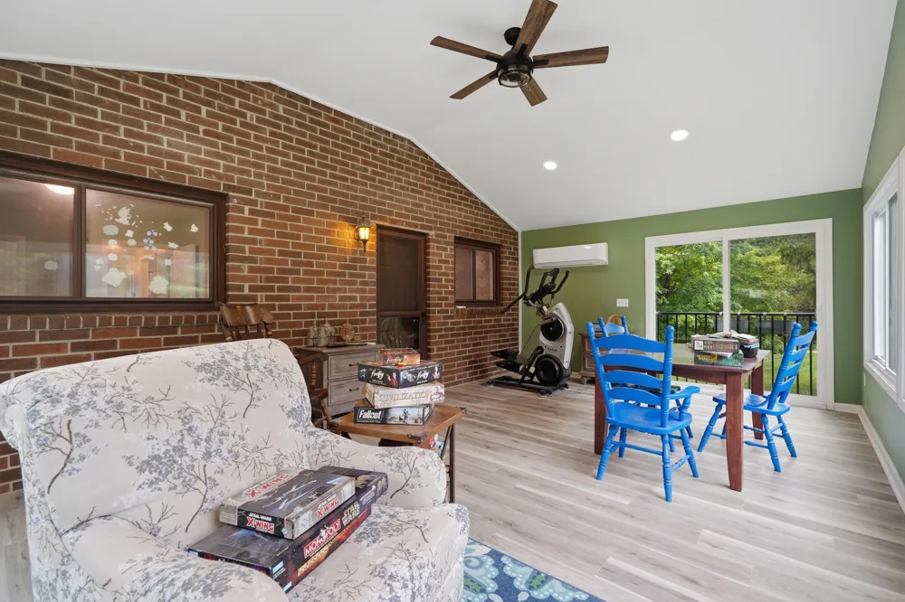 13489 Hyde Road Hartland, MI 48353