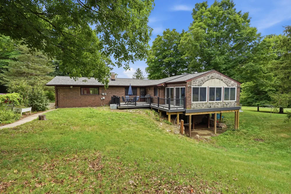13489 Hyde Road Hartland, MI 48353