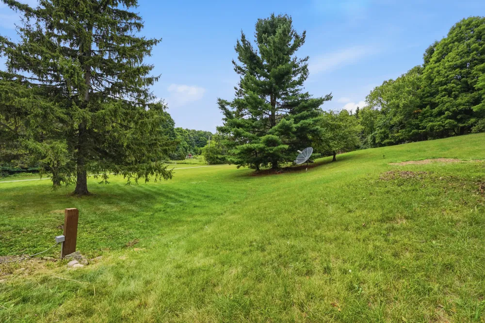 13489 Hyde Road Hartland, MI 48353
