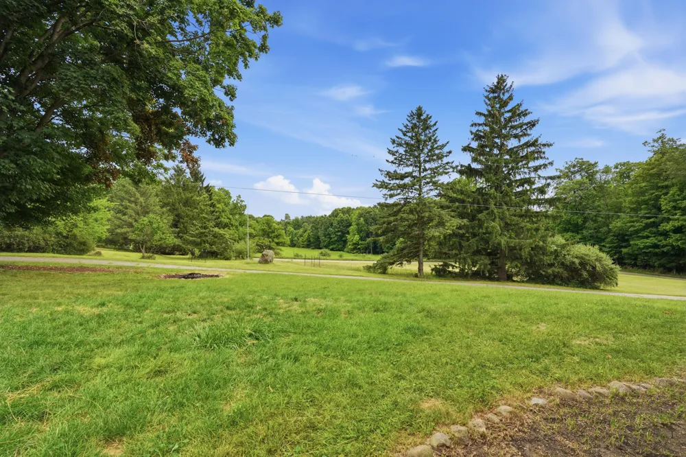 13489 Hyde Road Hartland, MI 48353