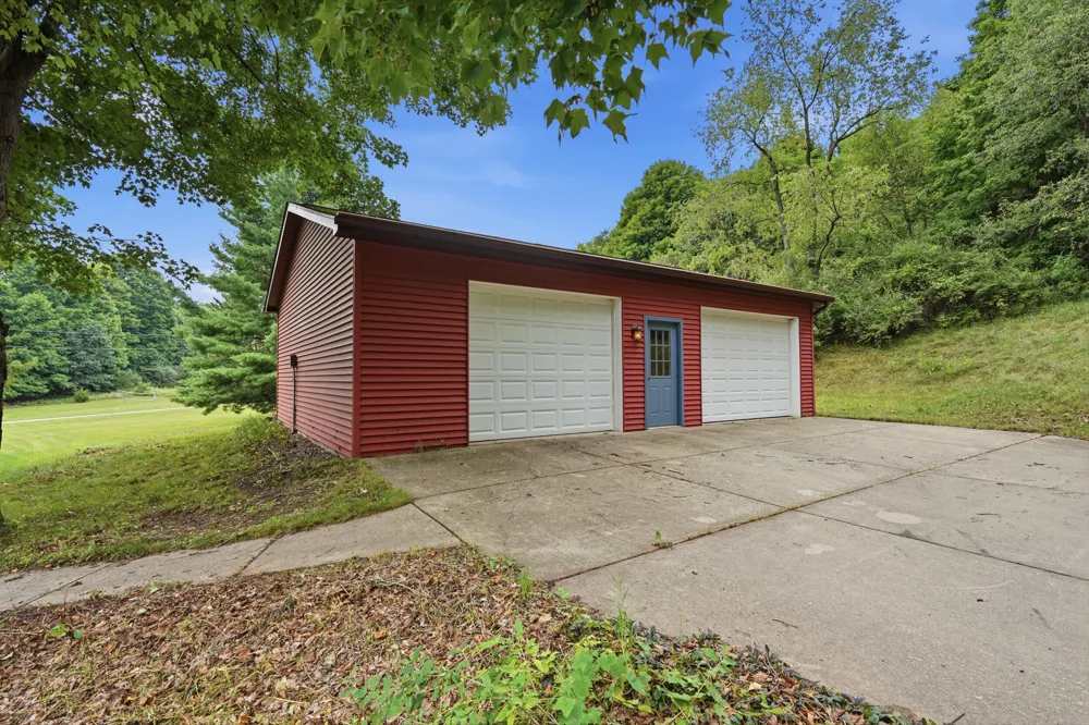 13489 Hyde Road Hartland, MI 48353