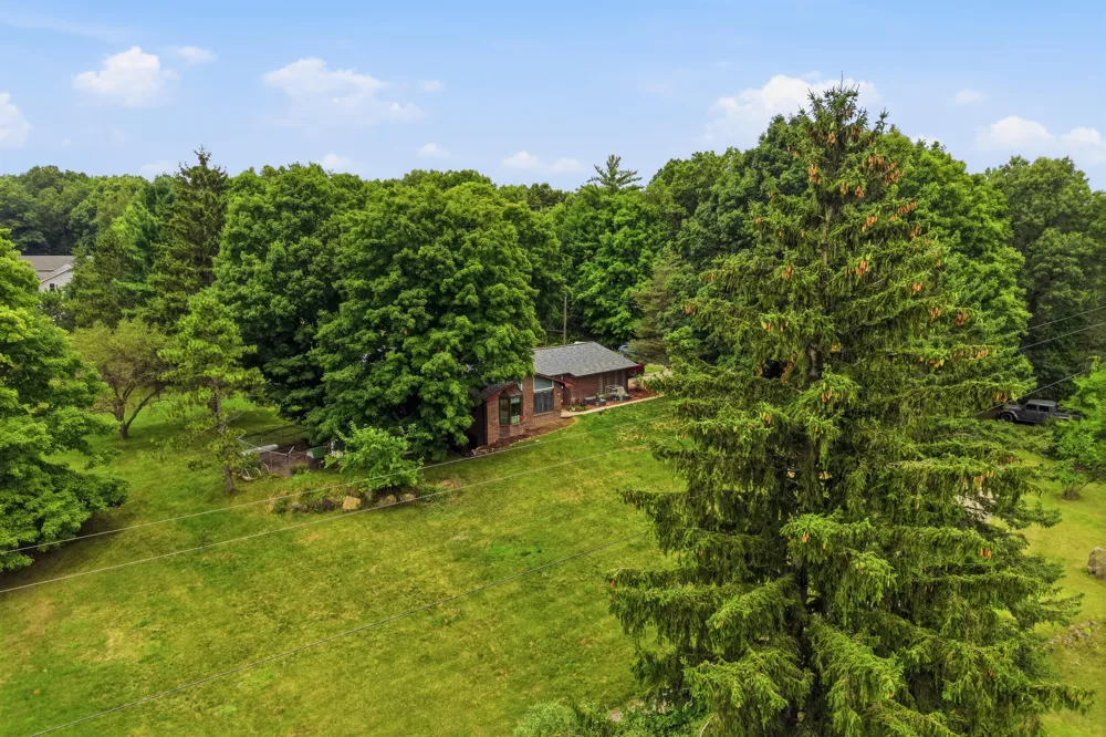 13489 Hyde Road Hartland, MI 48353